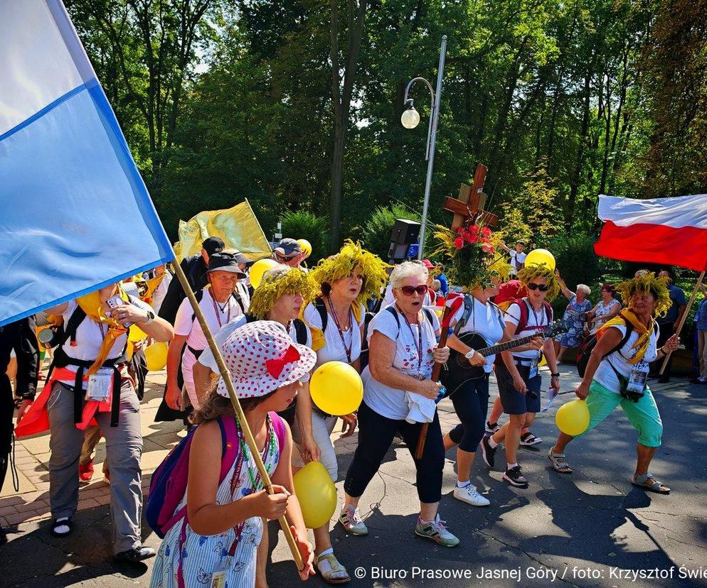 II szczyt pielgrzymkowy na Jasną Górę. Więcej pątników niż w zeszłym roku