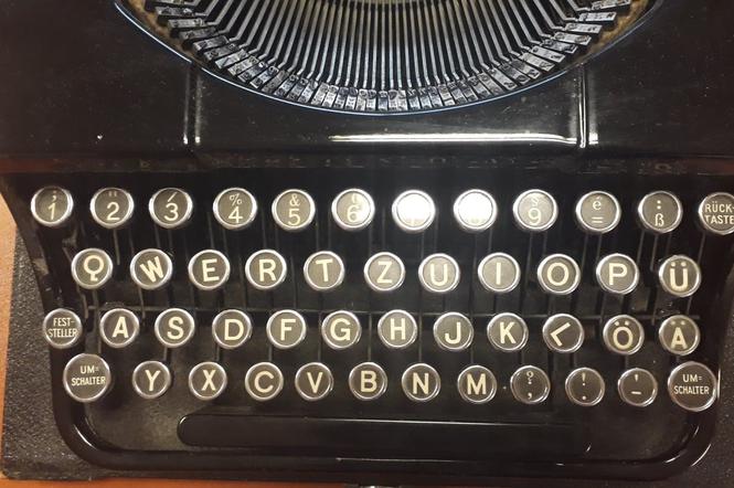 „Najpierw była książka” albo… maszyny do pisania