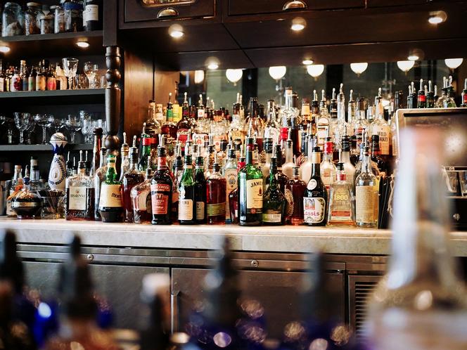 Ten alkohol nie jest dla każdego. Spożycie może doprowadzić nawet do hipoglikemii!