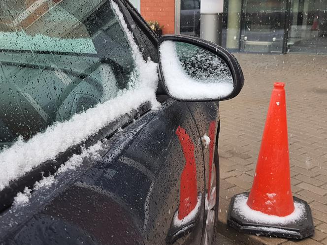 Śnieżyca nad Warszawą. Kiedy przestanie padać?