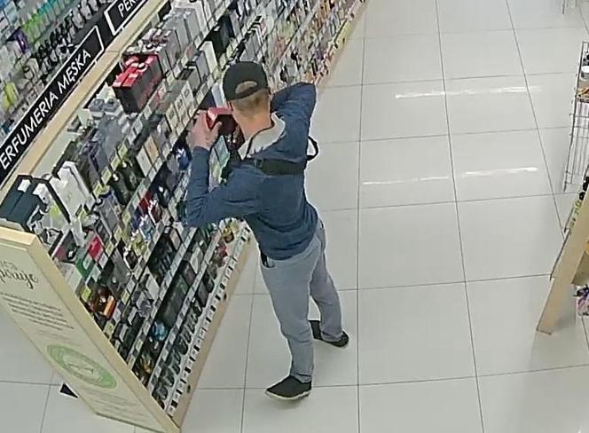 Złodziej wyniósł perfumy z Galerii Libero w Katowicach