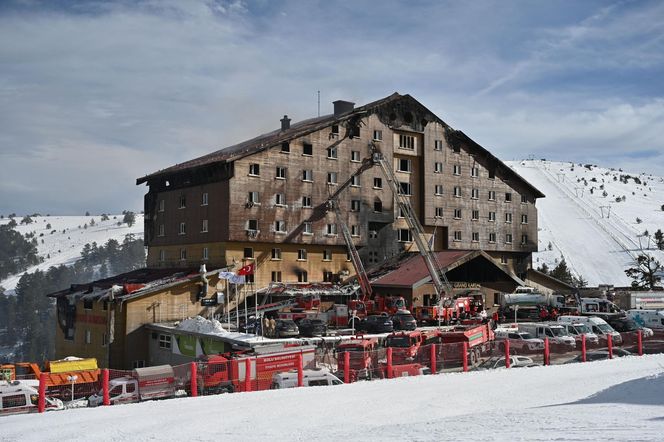 Ogień zmienił ferie w piekło. Hotel spłonął, nie żyje 76 osób. Będzie żałoba narodowa 