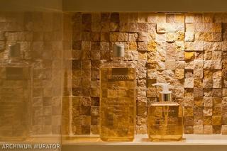 Mozaika z kamienia naturalnego w łazience
