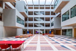 Nowy budynek Wydziału Psychologii UW gotowy. Powstał według projektu pracowni Projekt Praga i współpracy Piotra Bujnowskiego