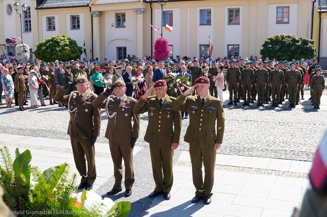 Obchody Święta Wojska Polskiego w Białymstoku. Zobacz jak mieszkańcy uczcili 15 sierpnia [ZDJĘCIA]