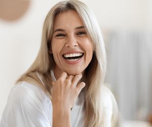 Twarz młodsza o 10 lat. Ekspertka zdradza swoje przeciwstarzeniowe sekrety 