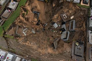 Cmentarz z Trzebini, gdzie zapadła się ziemia nadal zamknięty