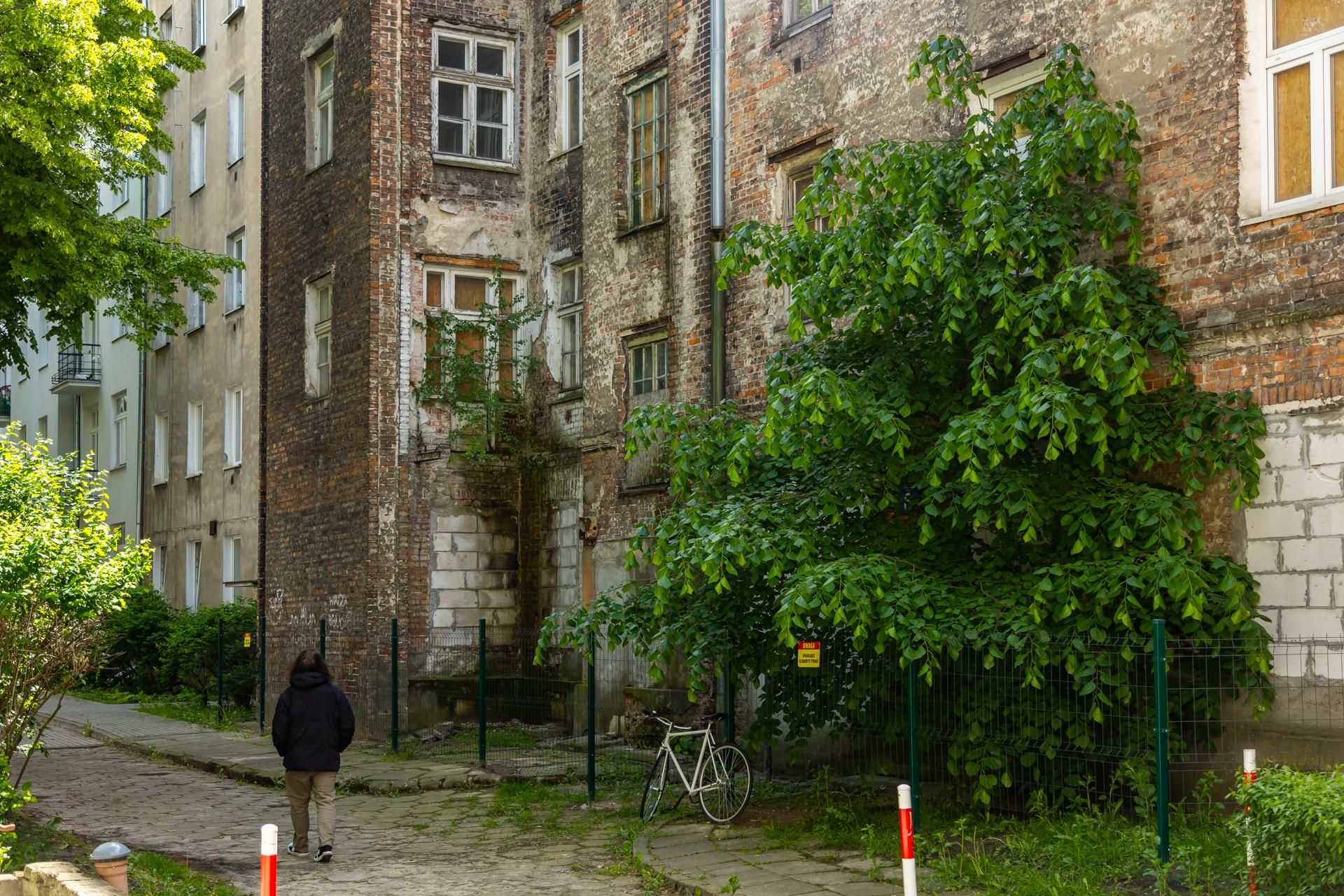 Kamienica przy ul. Węgierskiej 6 w Warszawie