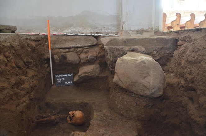  Pączewo. W kościele pochowano "wampira"? Niesłychane okrycie archeologów