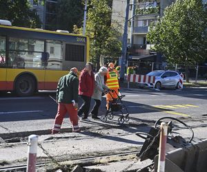 Remont torów na Waszyngtona. Pasażerowie osłupieli, chaos na przystankach