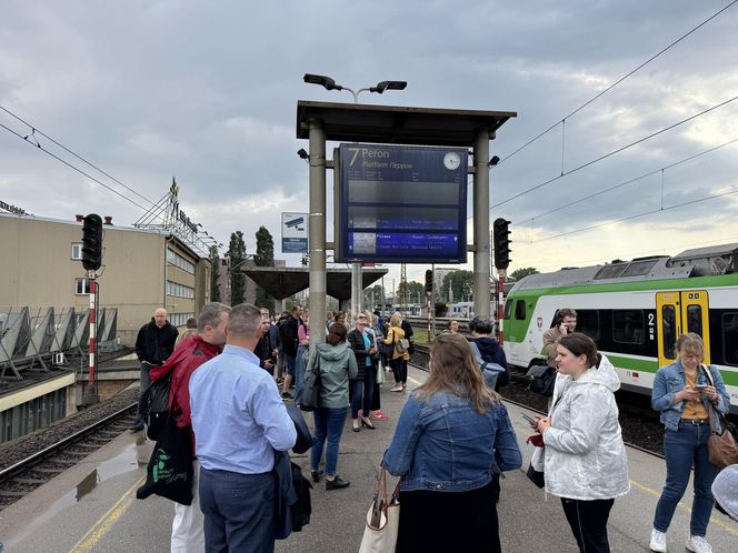 Paraliż na kolei po wypadku w Wesołej