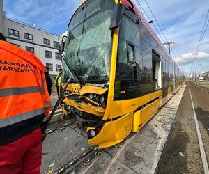 Zderzenie dwóch tramwajów w Warszawie. Wiele osób rannych