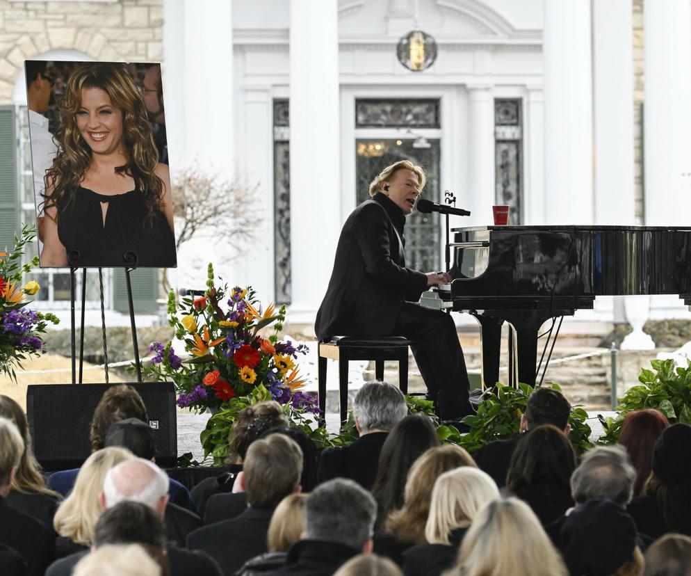 Axl Rose zaśpiewał “November Rain” na pogrzebie Lisy Marie Presley. Byli bliskimi przyjaciółmi