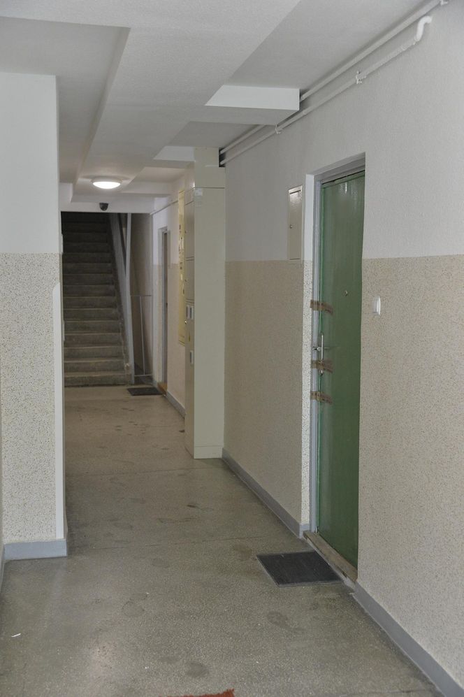 Brat rzucił się z nożem na brata. Wstrząsające relacje sąsiadów. „Krzyczał, że długo nie wytrzyma”