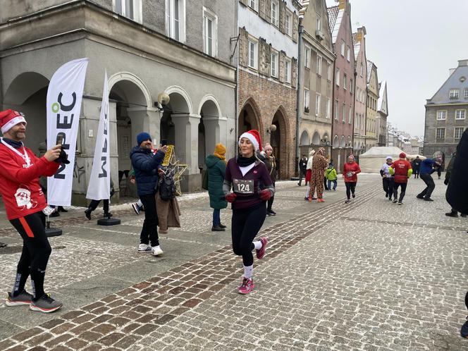 Bieg Mikołajów w Olsztynie 2023. Kilkaset osób pobiegło dla dzieci. Zobaczcie zdjęcia!