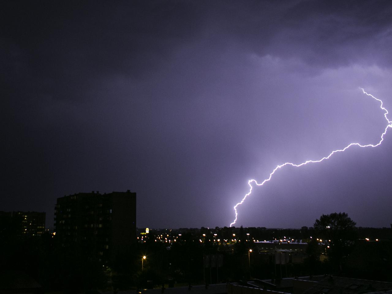 Burze znikną, ale upały zostaną. Prognoza pogody na najbliższe dni nie zachwyca