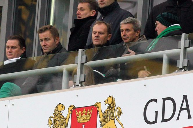 Politycy fani Lechii Gdańsk: Tusk, Wałęsa, Nawrocki, Kurski