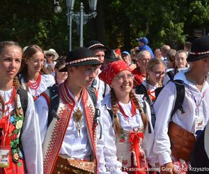 II szczyt pielgrzymkowy na Jasną Górę. Więcej pątników niż w zeszłym roku