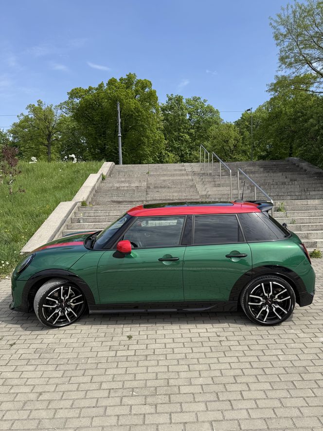 MINI Cooper S (w linii JCW)