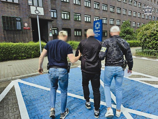 Niedaleko pada jabłko od jabłoni. Ojciec i syn pobili innego kierowcę