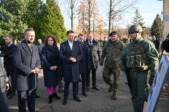 Polskie fabryki amunicji ponad podziałami. Szef MON i marszałek Sejmu w Rzeszowie 