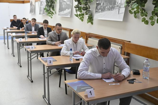 Matura 2025 z matematyki. Co było w arkuszu z matematyki? Maturzyści: „Najprostsza matma ever” [6.05.2025]