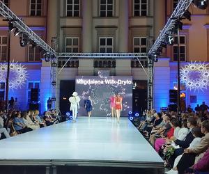 RADOM FASHION SHOW