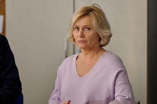 Danka trafi do aresztu, gdzie dogada się ze współosadzonymi.