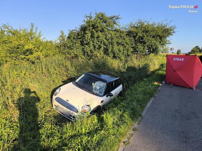 Tragedia w Bieruniu. Kierowca wjechał w cyklistę na przejeździe rowerowym. Mężczyzna nie żyje