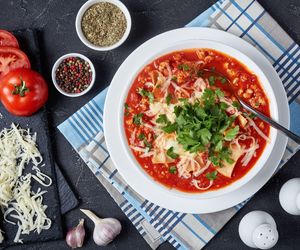 Przepis na keto zupę lasagne. Pyszny, aromatyczny i rozgrzewający obiad