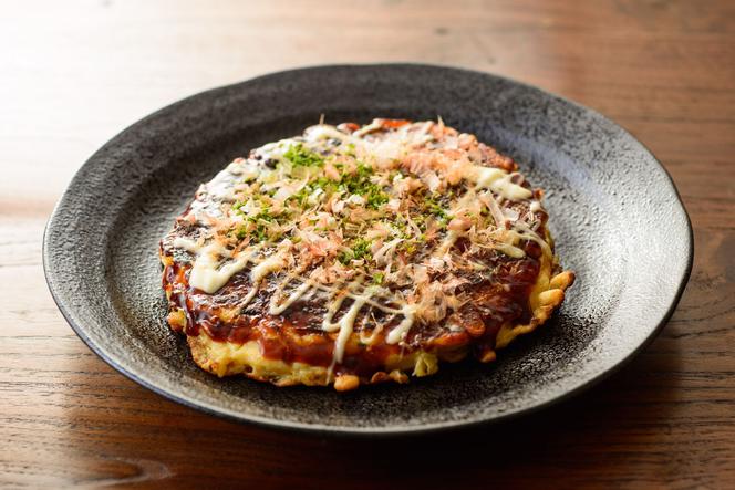 Kapuściana pizza Okonomiyaki - japoński pomysł na szybki i pyszne danie z patelni!