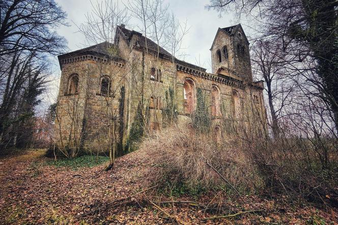 Zabójstwo pastora pod Bolesławcem. W opuszczonym kościele straszy już od prawie 80 lat 