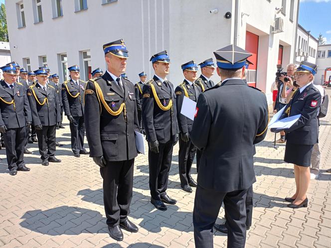 Akty nadania wyższych stopni służbowych odebrało w tym roku 21 strażaków z Komendy Miejskiej PSP w Siedlcach