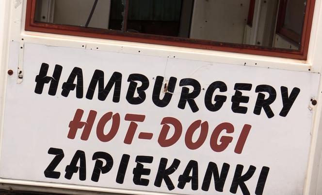 Cmentarzysko food trucków w Warszawie
