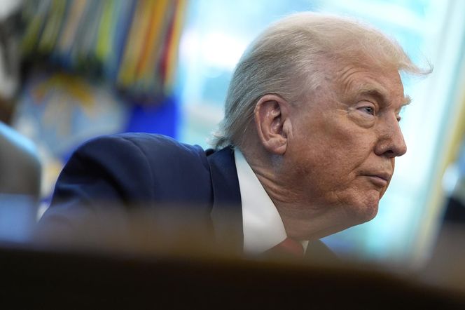 Przygotowania do spotkania Putin-Trump w bazie sił powietrznych USA na Alasce