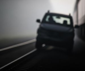 Wypadek w Tarnowskich Górach z pijanym 18-latkiem. Co wydarzyło się na torach kolejowych?