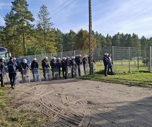 Ze stadionu prosto do celi! Kibice odpalili race i petardy!