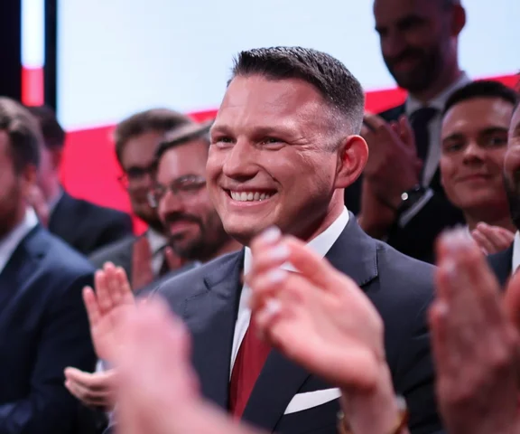 Tak głosowali młodzi wyborcy. Wyniki exit poll w grupie 18 - 29 lat