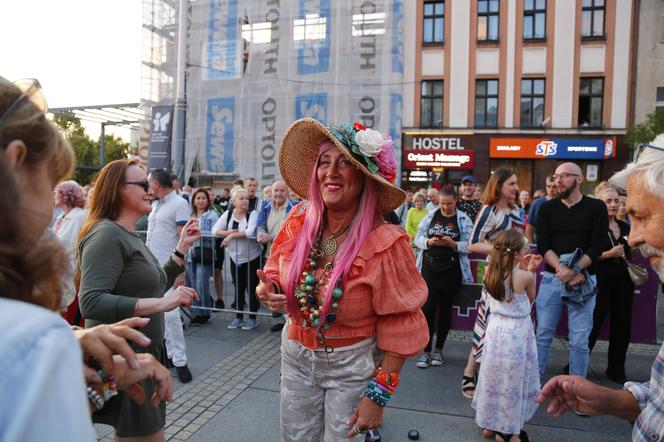 Potańcówka w centrum Katowic. Wyspiański znów porwał tłumy do szalonej zabawy