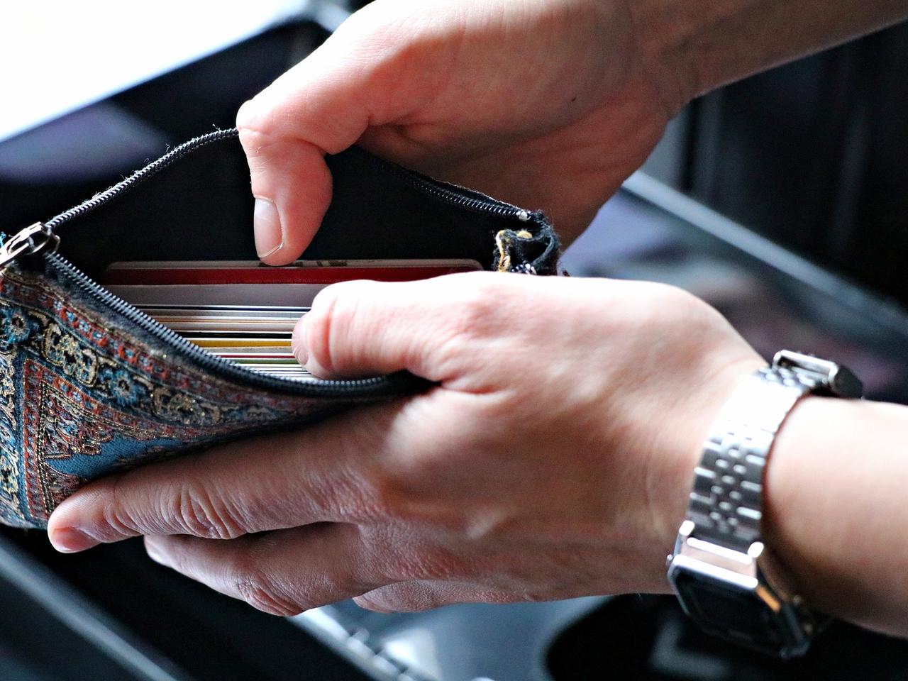 W sklepach tłoczno, pilnuj portfela - przypominają policjanci