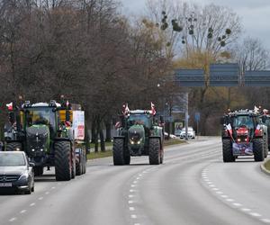 Trwa protest rolników. Drogi na Pomorzu są sparaliżowane. Gdzie trwają utrudnienia? 