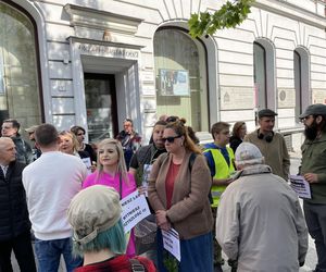 Wielki protest pod urzędem miasta w Łodzi. Broń lasów Lublinka