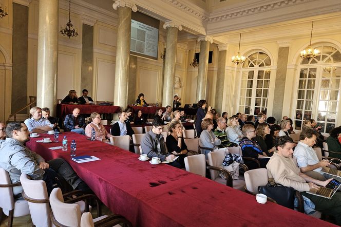 Przedstawiciele różnych ośrodków badawczych z Europy omawiają nowe strategie leczenia osteosarcomy. Więcej na ten temat znajdziesz na Poradnik Zdrowie.
