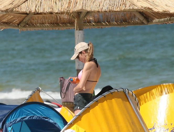 Agnieszka Dygant na plaży w Juracie