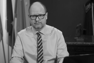 Paweł Adamowicz nie żyje. W Białymstoku na budynkach samorządowych flagi będą opuszczone do połowy masztu