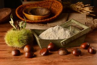 Mąka kasztanowa: właściwości, zastosowanie, przepisy