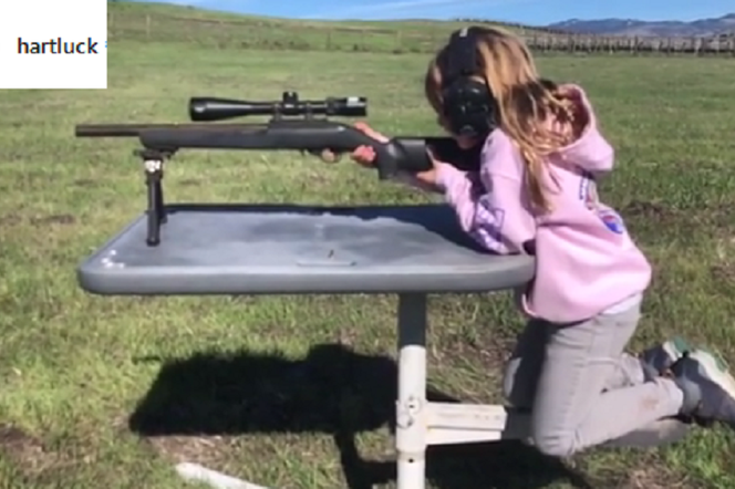 7-letnia córka Pink strzela z karabinu