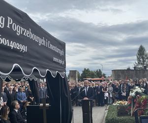 Tłumy żegnały byłego prezydenta Tadeusza Ferenca na cmentarzu Wilkowyja. Zagrano hejnał Rzeszowa 