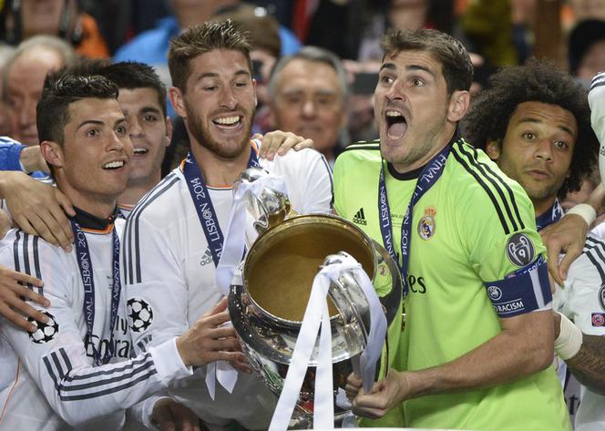 Piłkarze Realu Madryt z Pucharem Mistrzów