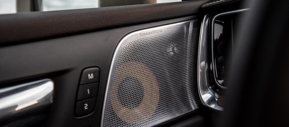 System audio Bowers & Wilkins w Volvo V60 Cross Country